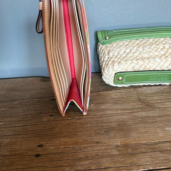 Coach ‘07 Hampton Green Straw Tote, Clutch, Slim Wallet, Scarf-Wrap & O/S Hat - Picture 13 of 16